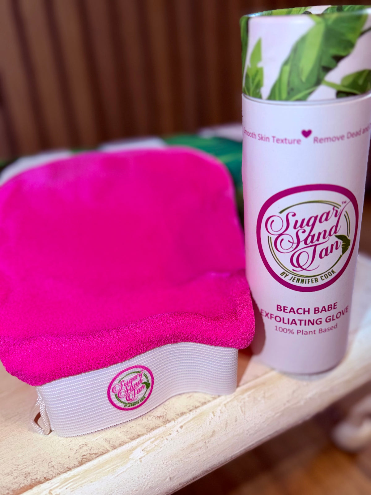 Beach Babe Exfoliating Glove - Sugar Sand Tan