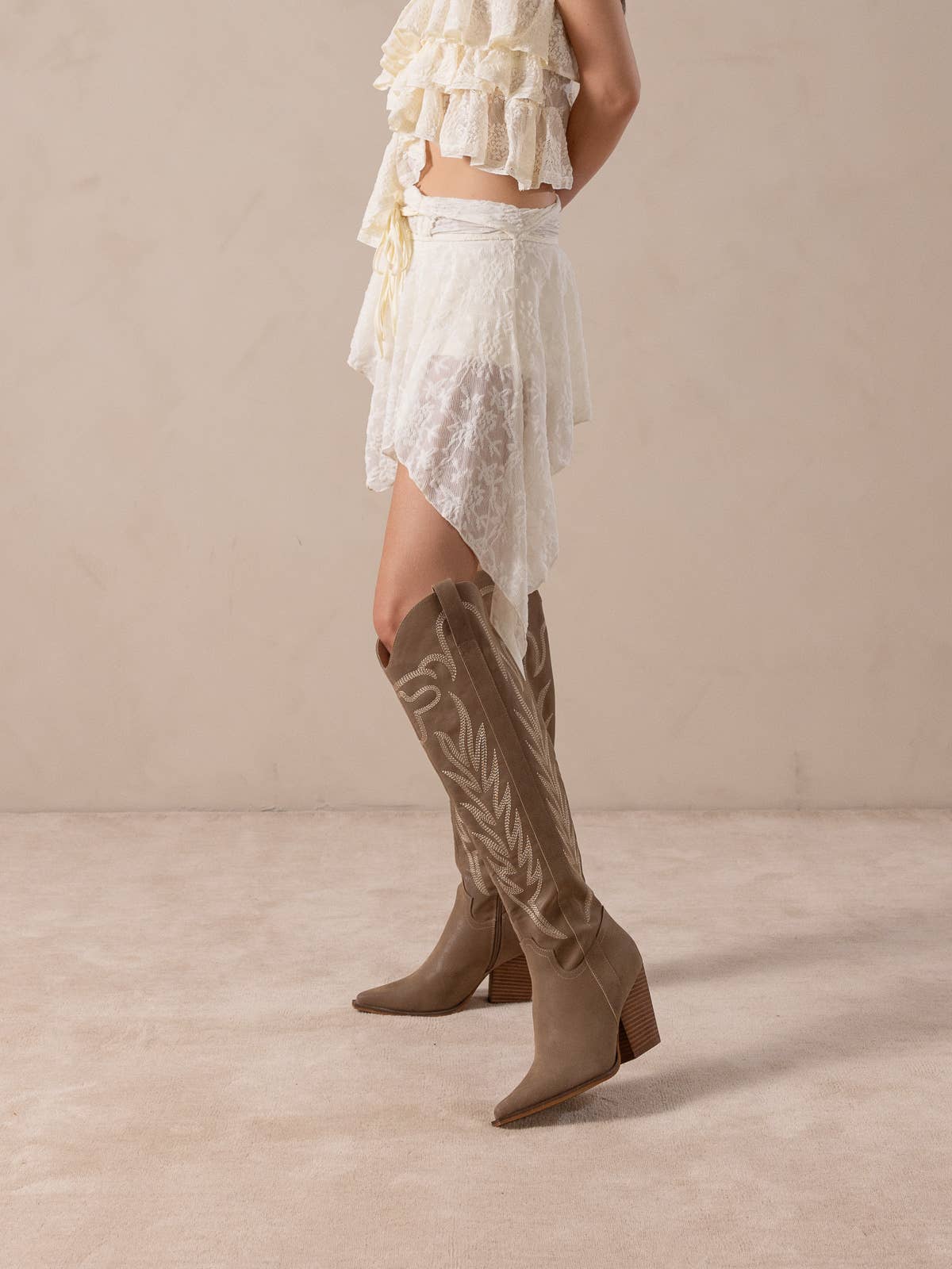 The Bronco | Dark Taupe Knee High Embroidered Fall Boot: DARK TAUPE / 10