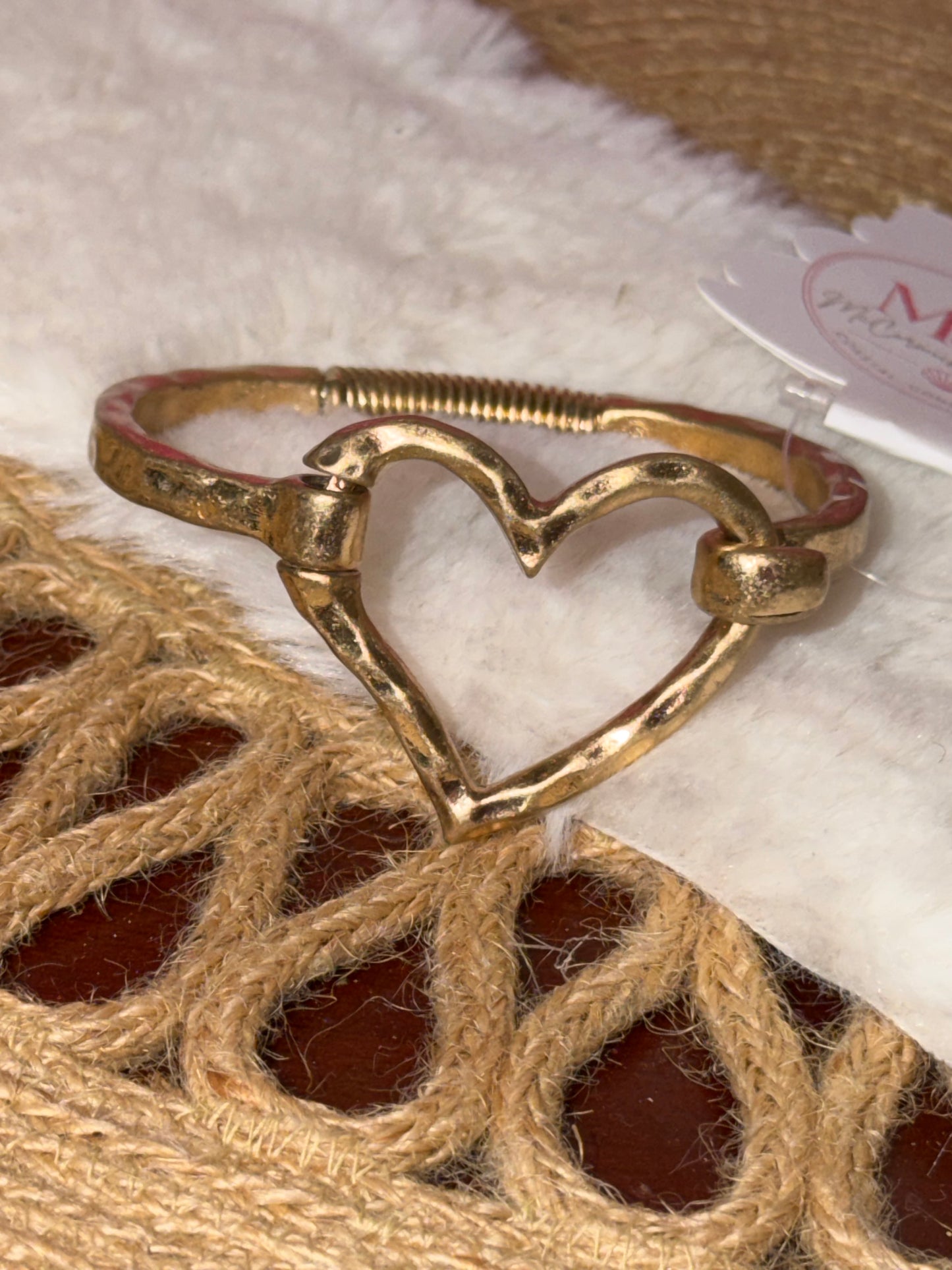 Hammered Heart Coil Spring Hook Bangle Bracelet: WG