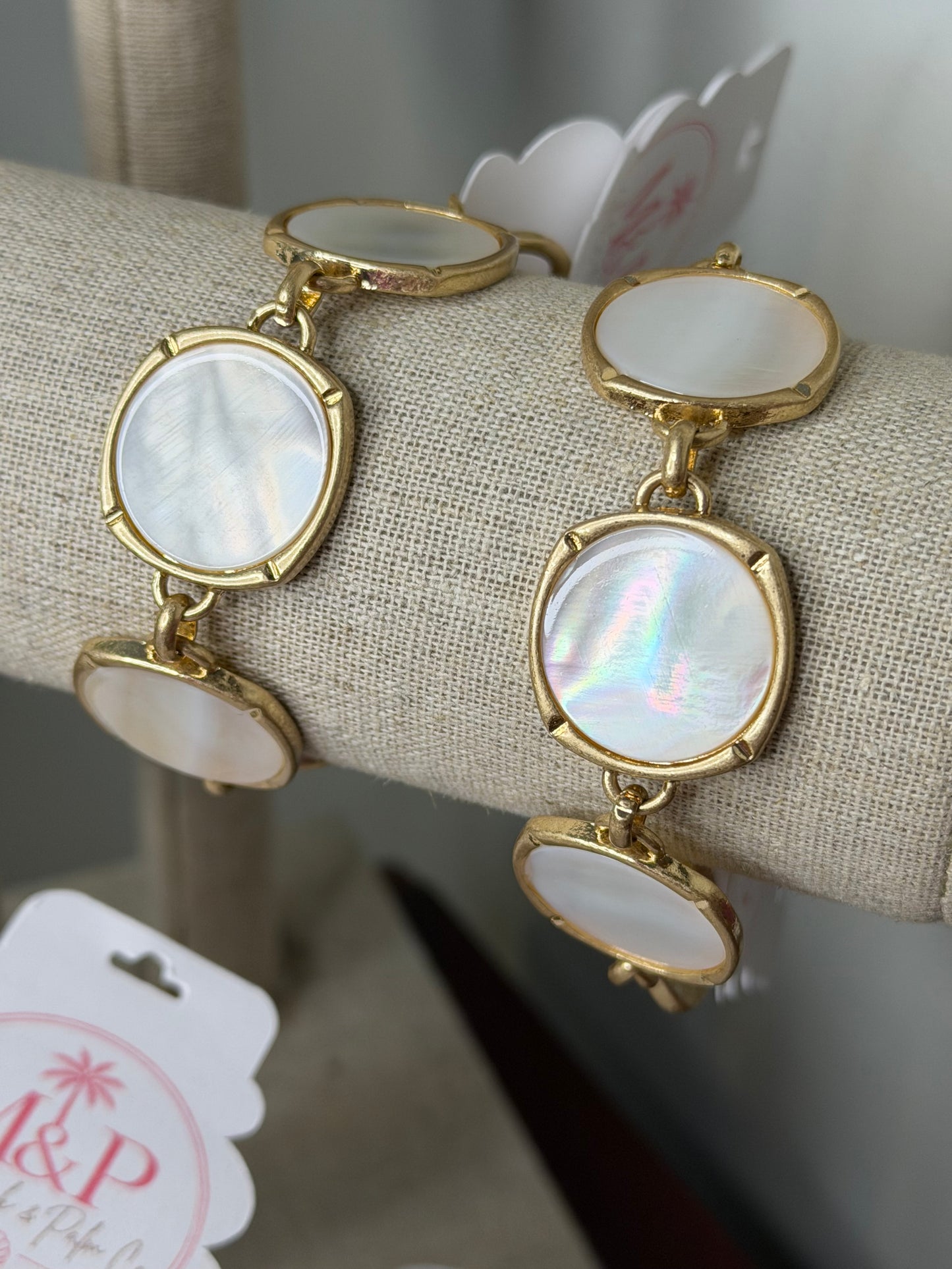 Pearl Disc Toggle Chain Bracelet: MOP