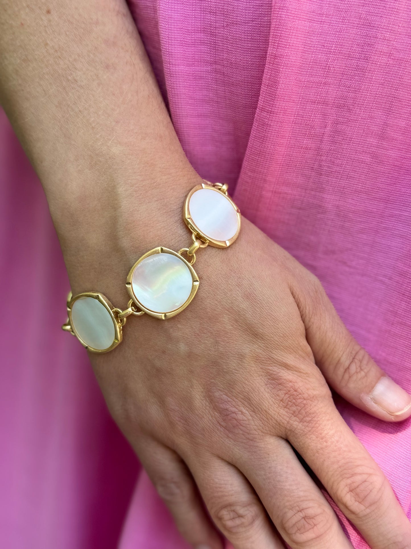 Pearl Disc Toggle Chain Bracelet: MOP