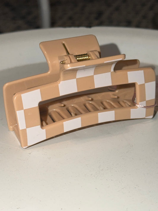 Vanilla Latte Checkered Claw Clip